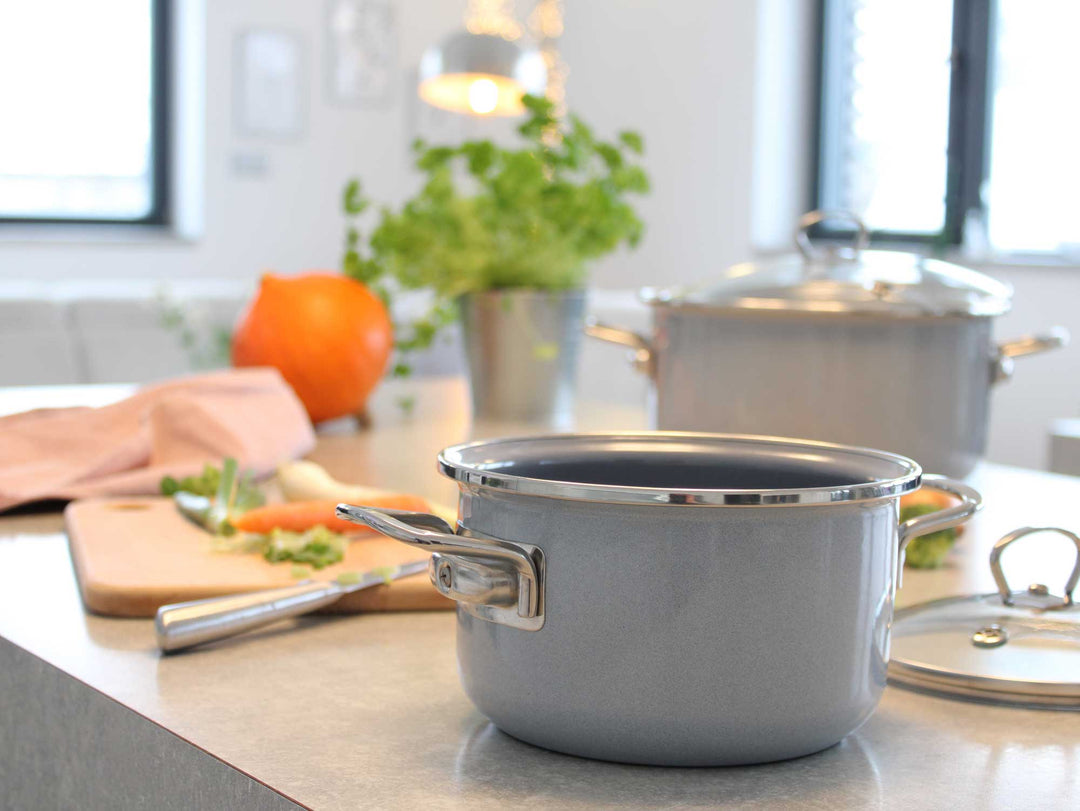 BELIS Stahl-Emaille Kochtopf PREMIUM 18 cm GRAU