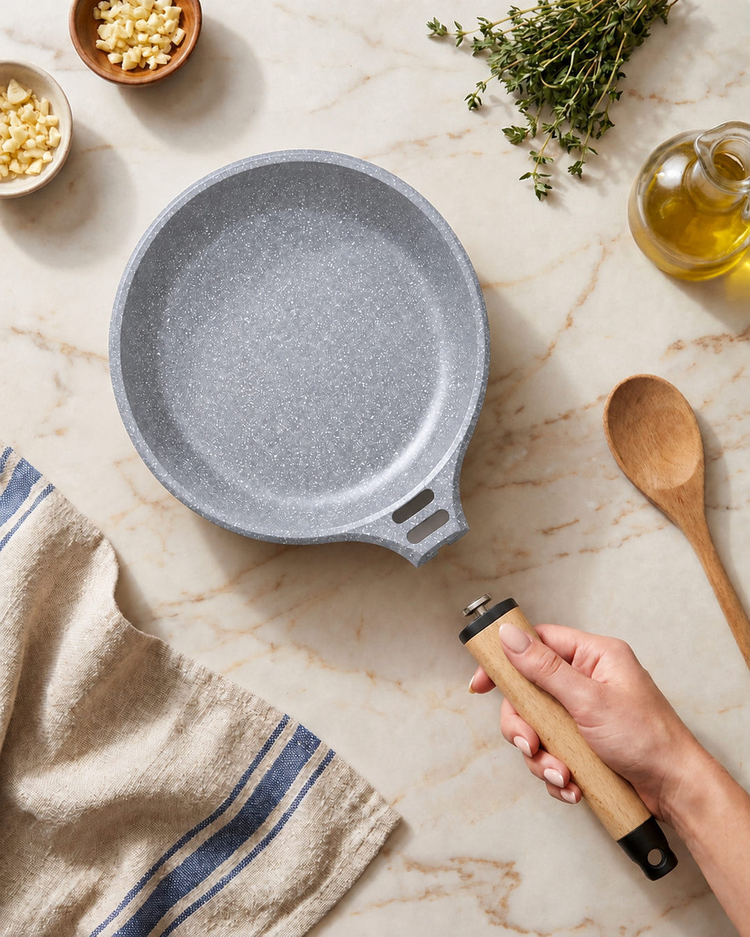 CASTEY Cast Aluminium Frying Pan STONE CERAMIC 20 cm PFAS-Free Removable Wooden Handle Induction